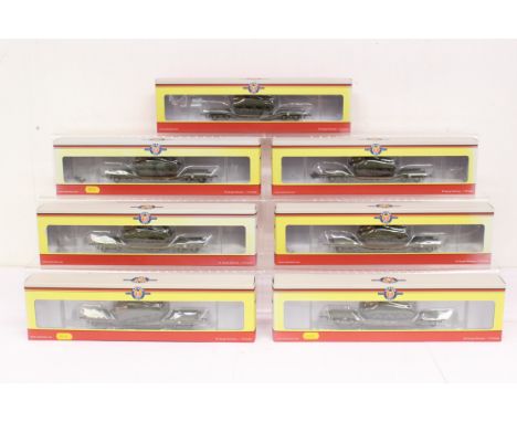 Model Railway: A collection of seven, boxed, OO Gauge, Oxford Rail rolling stock, Reference: OR76WW006. General condition is 