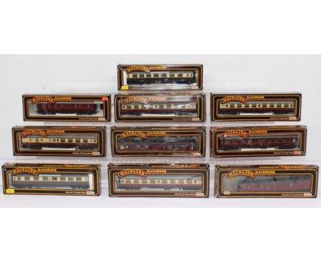Model Railway: A collection of ten boxed, OO Gauge, Mainline Railways coaches, varying examples. General condition is very go