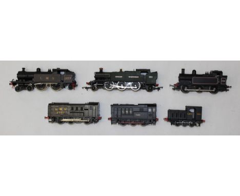 Model Railway: A collection of six unboxed tank locomotives, to include: one Airfix and one Triang example, as well as four k