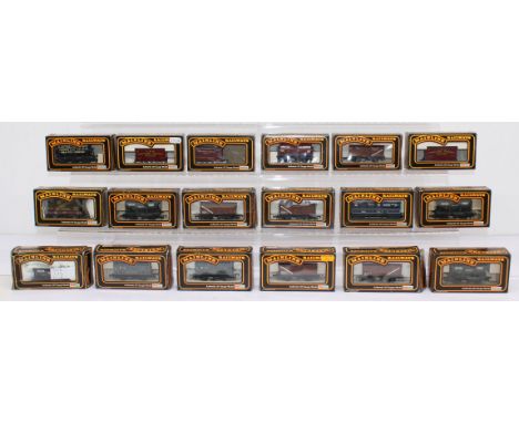 Model Railway: A collection of eighteen boxed, OO Gauge, Mainline Railways rolling stock. General condition is very good. Box