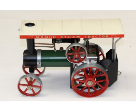 Mamod: An unboxed Mamod Steam Tractor, TE1a. Untested for working order, but in very good, clean visual condition. Please ass