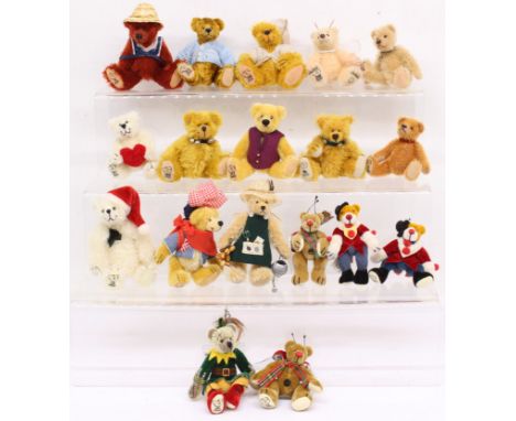 Mayfair: A collection of eighteen Mayfair Edition small teddy bears to include: Gilly Ashcroft, Wendy-Sue Wilkinson, Sandra C
