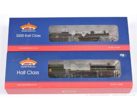 Bachmann OO Gauge pair of Steam Outline Locomotives consisting of Ref 32-005 4-6-0 Loco and Tender BR lined green Hall Class 