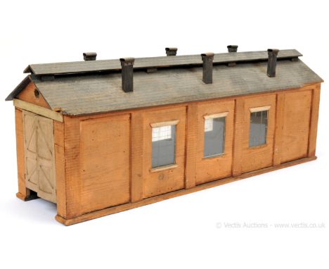 Bassett-Lowke or similar Gauge 1 Single Road wooden Engine Shed. Measuring 28" x 7 1/2" and standing 11" tall (70 x 19 x 28cm