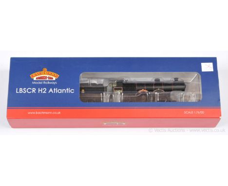 Bachmann OO Gauge Ref 31-921 4-4-2 Loco and Tender BR lined black Class H2 Atlantic "Beachy Head" No.32424 complete with etch