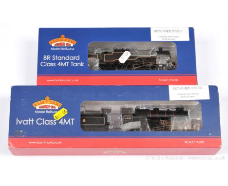 Bachmann OO Gauge pair of BR Steam Outline Locomotives consisting of Ref 32-581 2-6-0 Loco and Tender BR black Ivatt Class 4M