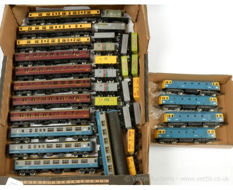 Lima HO British Outline Diesel Locos and Rolling Stock comprising 4 x Bo-Bo BR blue Class 33 Diesel Locos No.D6524, blue/grey