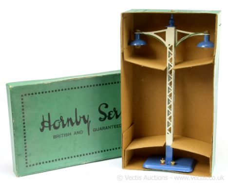 Hornby O Gauge 2E Lamp Standard.  Version with blue base, shades and finial, Excellent to Excellent Plus in Excellent box.