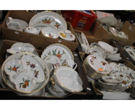 FOUR TRAYS OF ROYAL WORCESTER EVESHAM TEA AND DINNERWARE (TRAYS NOT INCLUDED)CONDITION REPORT:There is no obvious visual dama