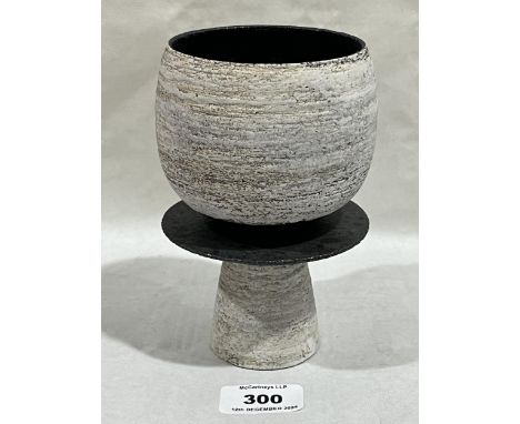 DAMEON LYNN. BRITISH 20TH CENTURY. A truncated vessel in the manner of Hans Coper. Stoneware with manganese glaze. 6" high.