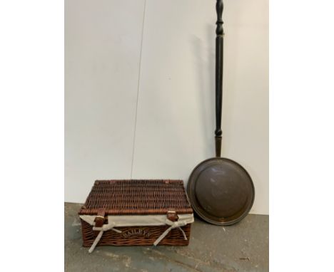 Warming Pan and Baileys Hamper 