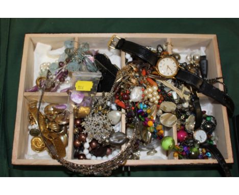 A BOX OF COSTUME JEWELLERY TO INCLUDE A VINTAGE AVIA WRISTWATCH, GOLD PLATED CUFFLINKS ETC. 