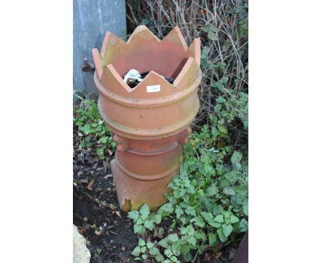 A CERAMIC CROWN TOP CHIMNEY TOPPER H-70 CM