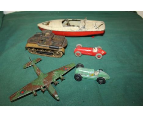 A BAG OF VINTAGE DIE CAST TOYS TO INCLUDE A DINKY ALFA ROMEO TIN PLATE TANK ETC. 