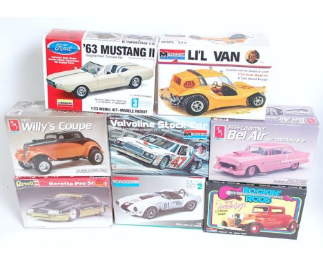 Eight various boxed AMT/ERTL, Lindberg, Revell and other 1/24 and 1/25 scale Classic Car and Highspeed Racing plastic kit gro