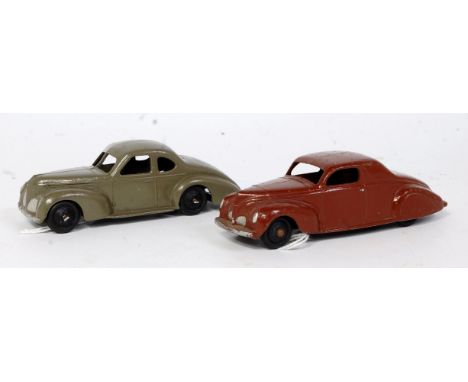 A Dinky Toys loose saloon group to include a No. 39C Lincoln Zephyr finished in brown (VG) together with a Dinky Toys No. 39F