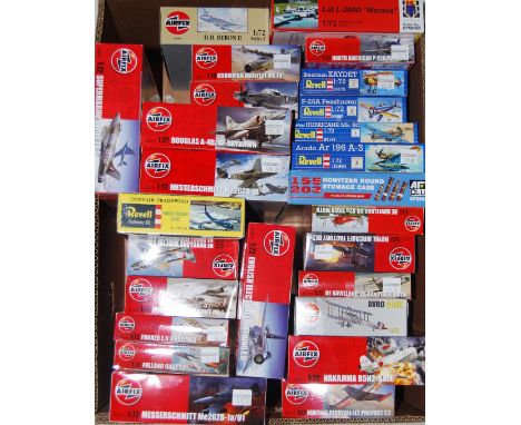 26 various boxed modern release mixed scale aircraft kits to include Airfix, Revell, and others, examples to include Airfix G