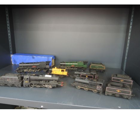 A Hornby Dublo OO gauge 2-8-0 loco and tender 48094, a Triang OO gauge 4-6-2 loco and tender, Princess Elizabeth, two Triang 