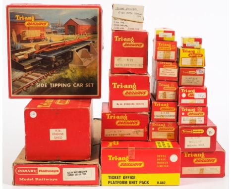 Triang Railways, OO/HO gauge Breakdown Crane set - 75 Ton: assorted buildings including porters room, signal box, water tower