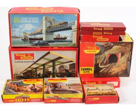 Triang Railways,an OO/HO gauge R264 Grand Victorian Suspension Bridge: R576 Tunnel, R170 Level Crossing, R459A Large Station 