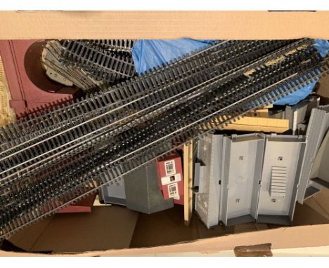 OO Scale Track / Buildings