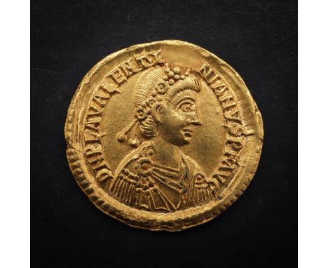 GOLD SOLIDUS OF VALENTINIAN III 425-455. Gold Solidus of Velentinina III (425-455)  diademed, draped and curiassed bust r. wi