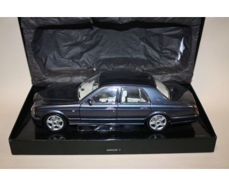 A BOXED BENTLEY ARNAGE T SCALE MODEL CAR 