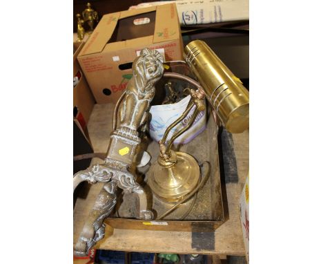 A BRASS SWING HANDLED TRUG ON PAW FEET, TOGETHER WITH A BANKERS LAMP, FIREDOGS ETC. 