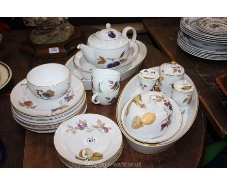 A quantity of mixed Royal Worcester Evesham including three oval dishes, teapot, side plate, two teacups etc.