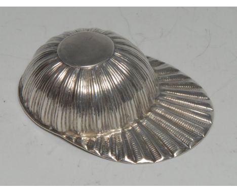 A George III silver novelty caddy spoon, as a jockey cap, 5.5cm long, Birmingham 1799 