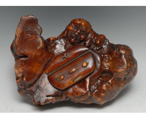 Treen - a 19th century burr root table snuff box, probably Scottish, carved as a stylised animal, glass eyes, the underside w