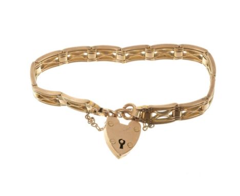 Edwardian 9ct rose gold gate bracelet with padlock claspCondition report: Gross weight approximately 16.3 grams