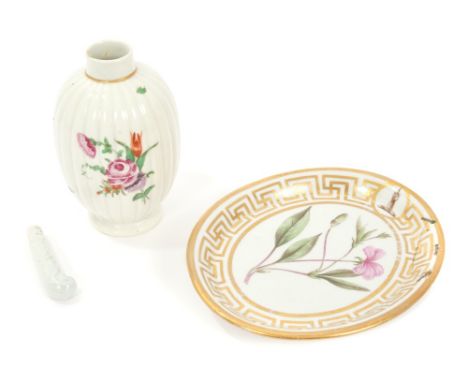 18th century Worcester tea caddy of fluted ovoid form, with painted polychrome floral spray decoration, 13cm, Worcester botan