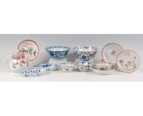 Assorted 18th and 19th century Chinese ceramics, to include small Kangxi oval shaped spoon tray decorated with chrysanthemums