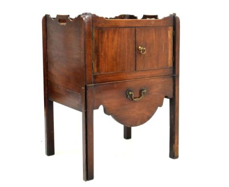 George III mahogany tray top commode, 53cm wide  