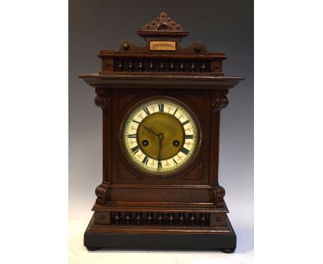 Beech cased mantel clock having galleried cornice and plinth, 44cm high  