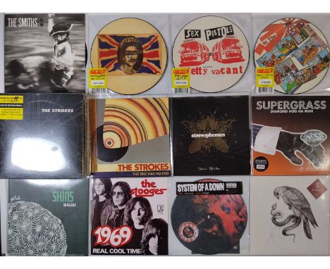 INDIE / ROCK - 2000s ONWARDS - 7" COLLECTION. A smashing collection of approx 60 x 7" to include signed copies. Collection to