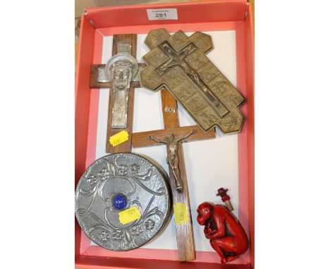 A BOX OF ASSORTED COLLECTABLES TO INCLUDE VINTAGE CROSSES, PEWTER BOX ETC