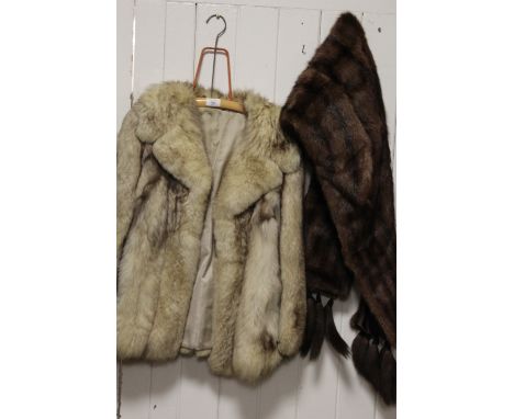 A VINTAGE FOX FUR JACKET TOGETHER WITH A VINTAGE STOLE