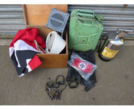 A BOX OF COLLECTABLES TO INCLUDE MILITARIA ETC, PLUS A JERRY CAN AND VINTAGE FIRE EXTINGUISHER