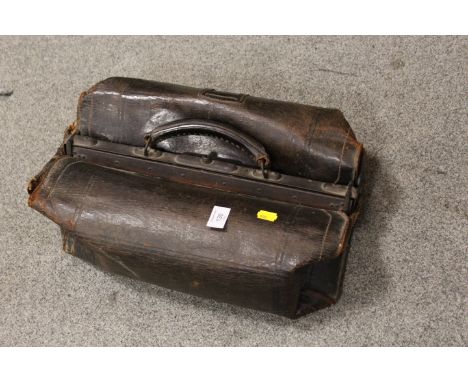 A VINTAGE LEATHER GLADSTONE BAG A/F