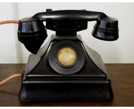 Bakelite Pyramid telephone with bell ring and diaphragm speaker