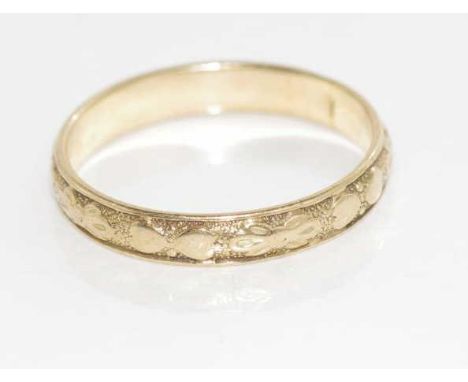 Vintage ladies 10ct gold patterned band weight: approx 1.7 grams, size: N-O/7
