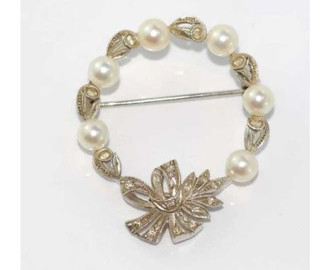 Vintage 18ct white gold, pearl & diamond brooch total weight: approx 6.85 grams, size: approx 3 by 3.75cm