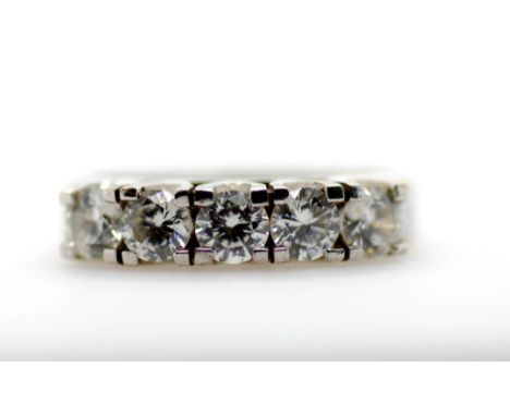 White gold ring with diamond simulants marked 14K weight: approx 5.23 grams, size: O/7