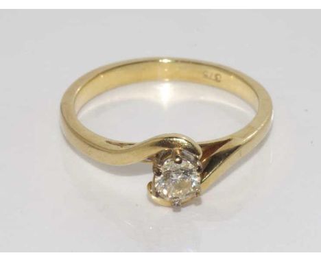 9ct gold and diamond solitaire ring weight: approx 2 grams, size: K-L/5