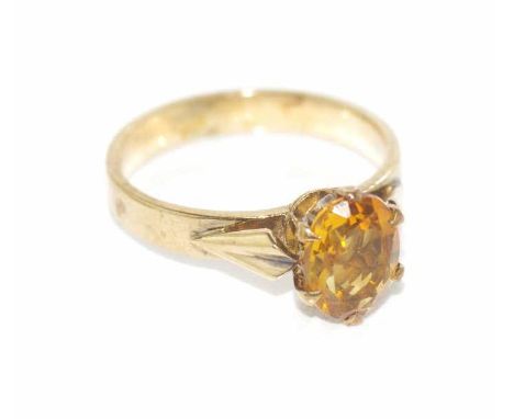 9ct yellow gold and golden topaz ring weight: approx 2.5 grams, size: L/5-6