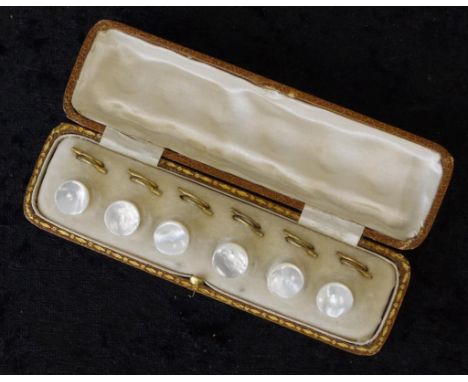 Boxed Mother of pearl (MOP) buttons