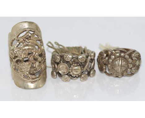 Three various Chinese vintage rings sizes: various