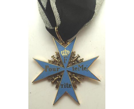 German enamelled Blue Max Pour Le Merite copy. P&amp;P Group 1 (£14+VAT for the first lot and £1+VAT for subsequent lots) 